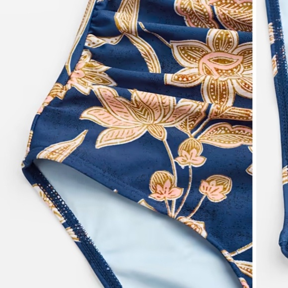 Cupshe Paisley V Neck Tummy Control Long
Torso One Piece Swimsuit Size Lg NWT - Picture 5 of 5